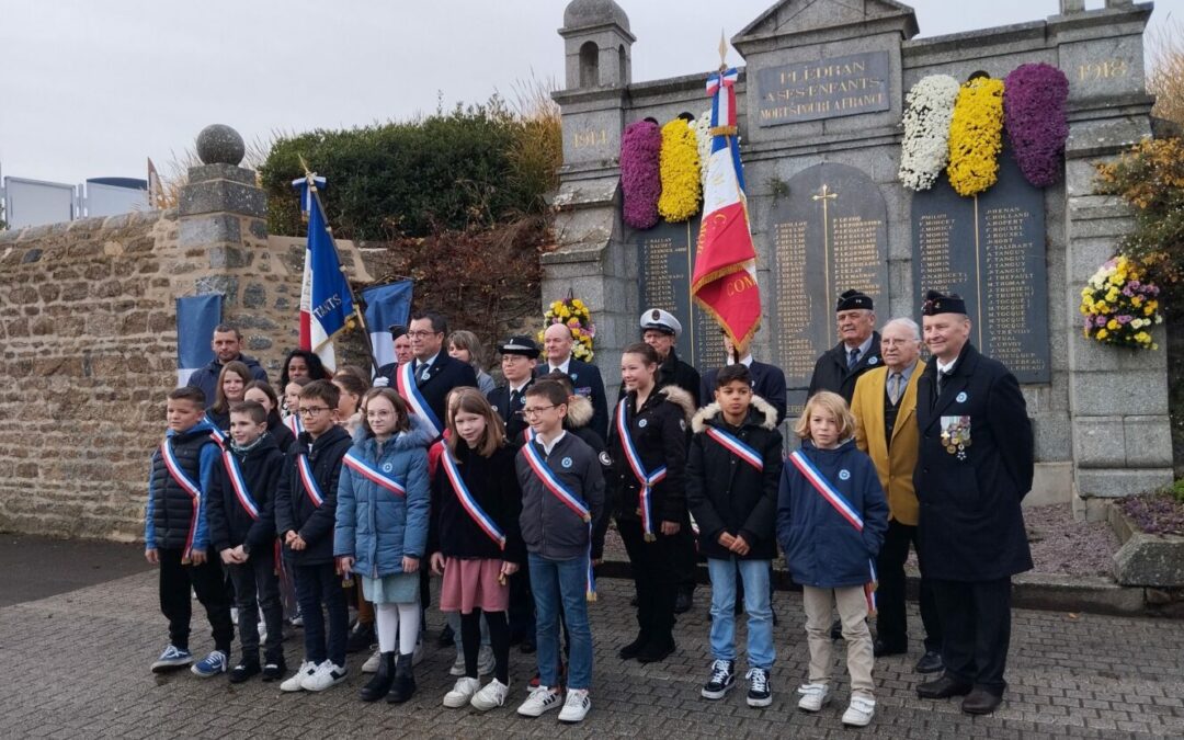 Cérémonie de commémoration du 11 novembre au monument aux morts de Plédran